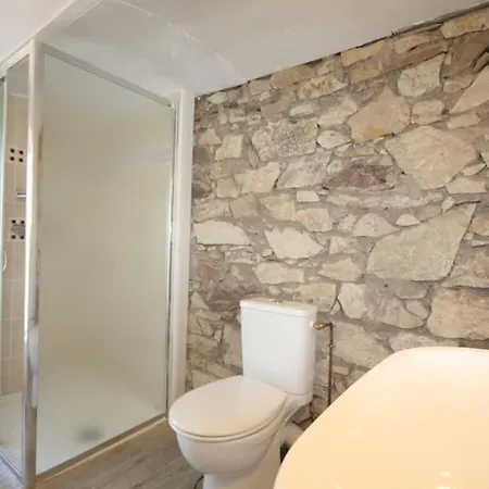 Pigeonnier 10m2 Au Sol Mezza Sdb Saint-Raphael (Var)
